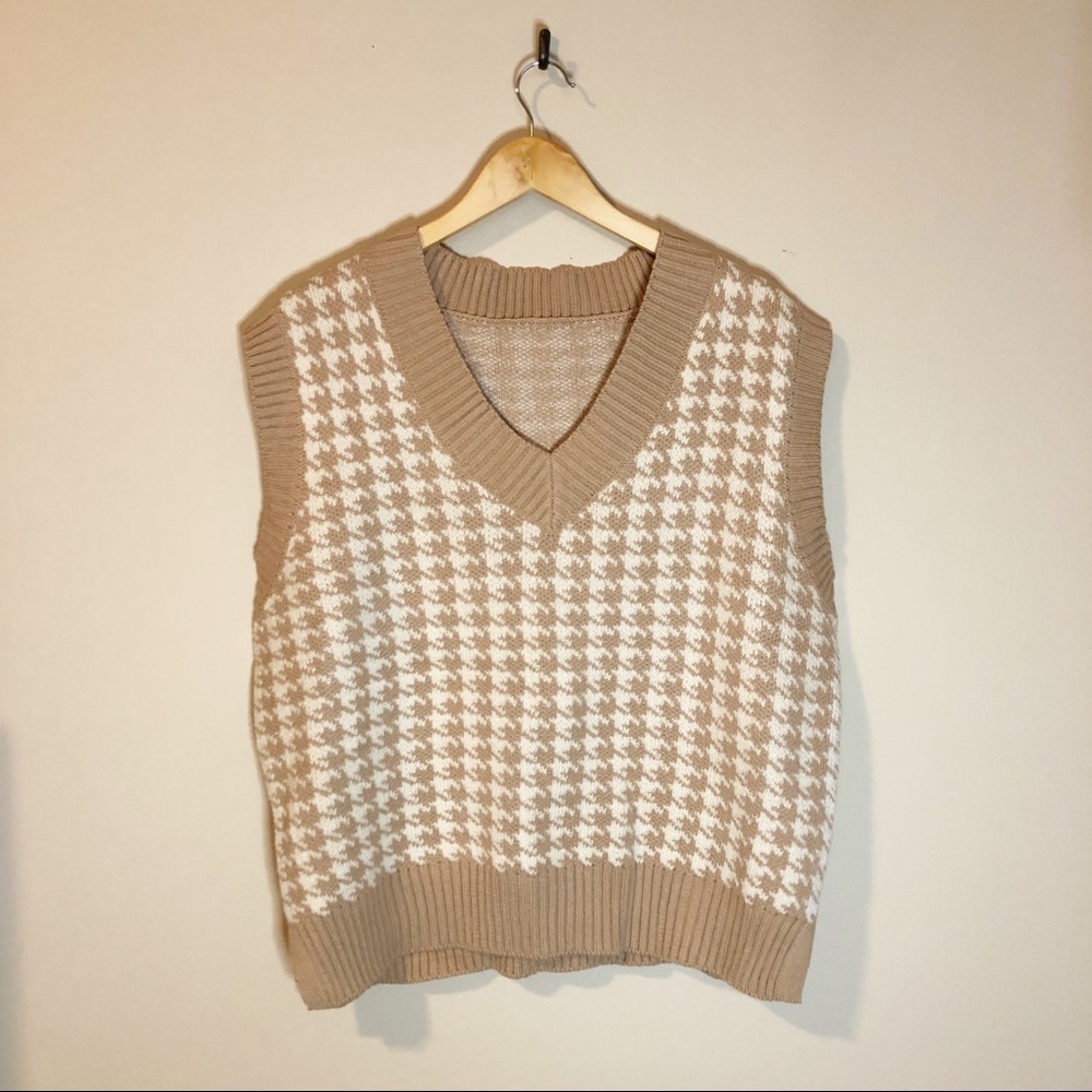 NEW BBWM Tan Houndstooth Oversized Sweater Vest